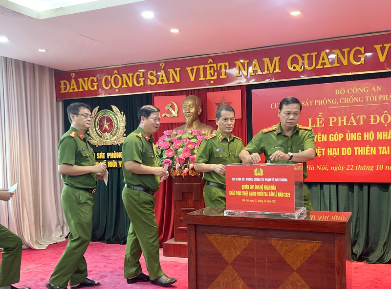 Cục Cảnh sát môi trường ủng hộ, chia sẻ khó khăn với đồng bào bị thiệt hại bởi bão lũ -0