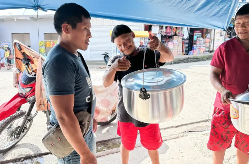 Người Korubo ra thế giới -0