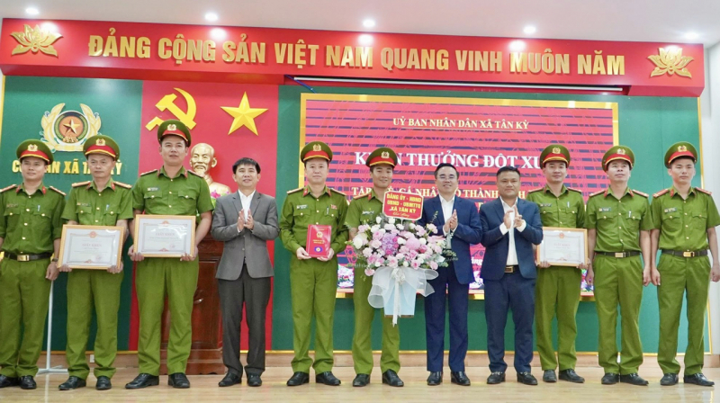 “Đặc trị” thanh niên ngổ ngáo, gây náo loạn vì mâu thuẫn trên mạng xã hội -0