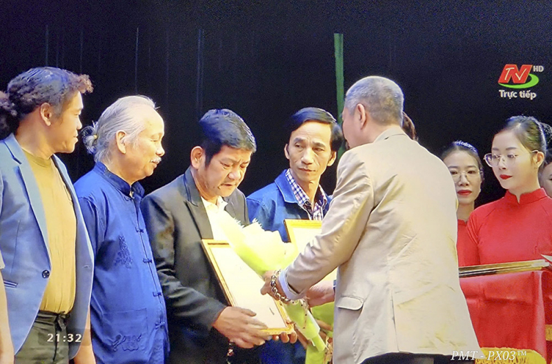 nh-c s- duuong t-n bình nh-n hoa t-i l- trao gi-i thu-ng âm nh-c vi-t nam nam 2024.jpg -1