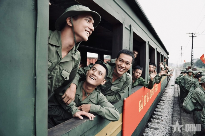 phim mua d- c-a ði-n -nh quân d-i nhân dân s-n xu-t dã ch-m t-i trái tim khán gi-.jpg -0