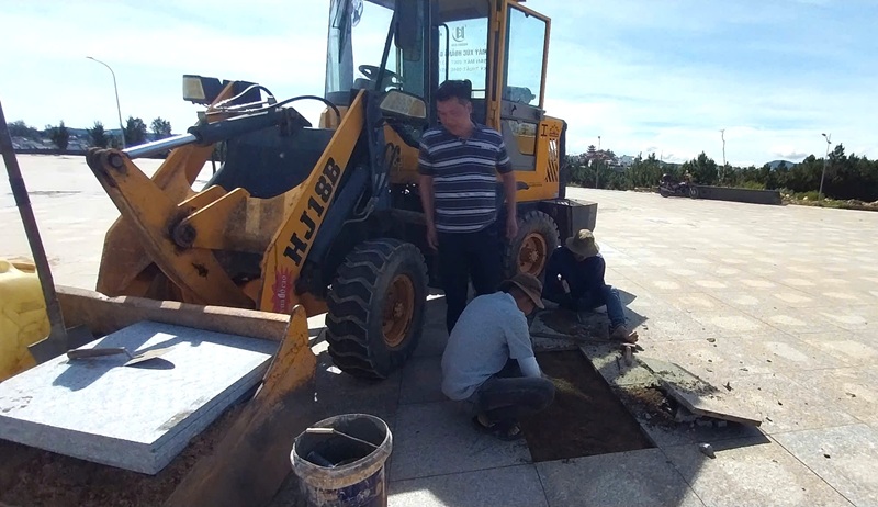 Yêu cầu khắc phục hạng mục hư hỏng ở sân vận động Đà Lạt -0