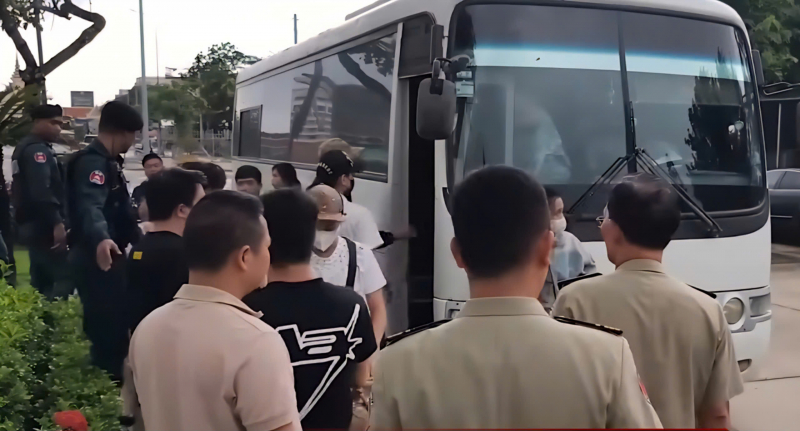 Ho Chi Minh City: Receiving and caring for Vietnamese citizens deported and returned from abroad -0