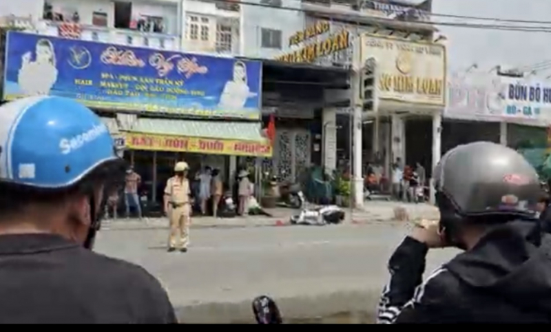 Thương tâm, cô gái trẻ rơi vào bánh xe đầu kéo tử vong trên đường -0