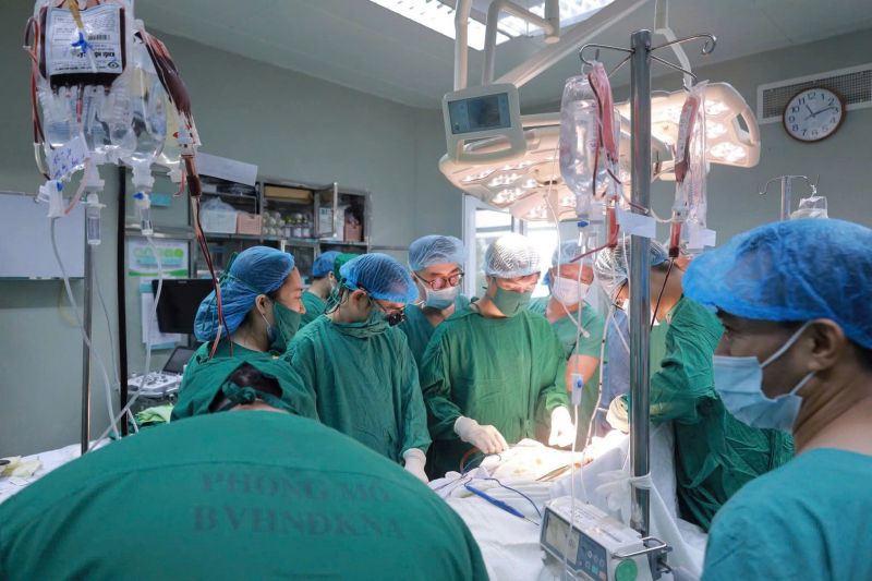 Thông tin mới nhất về vụ đối tượng dùng dao đâm nhiều người bị thương tại Bệnh viện Sản Nhi Nghệ An -0