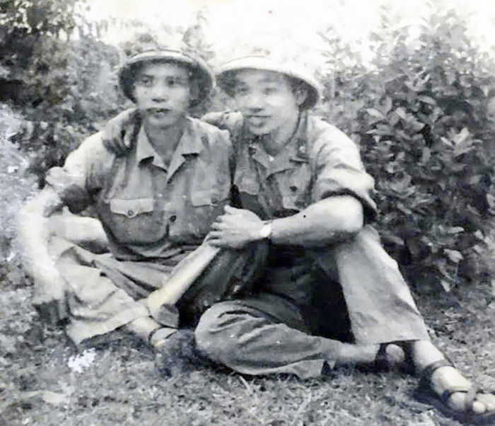 Những ngày trên chiến hào 