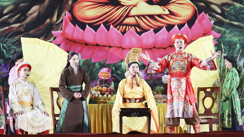 Khi xiếc kết hợp với cải lương kể chuyện lịch sử -0