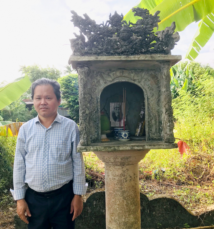 Viếng miếu thờ liệt sĩ Nguyễn Văn Thạc -0