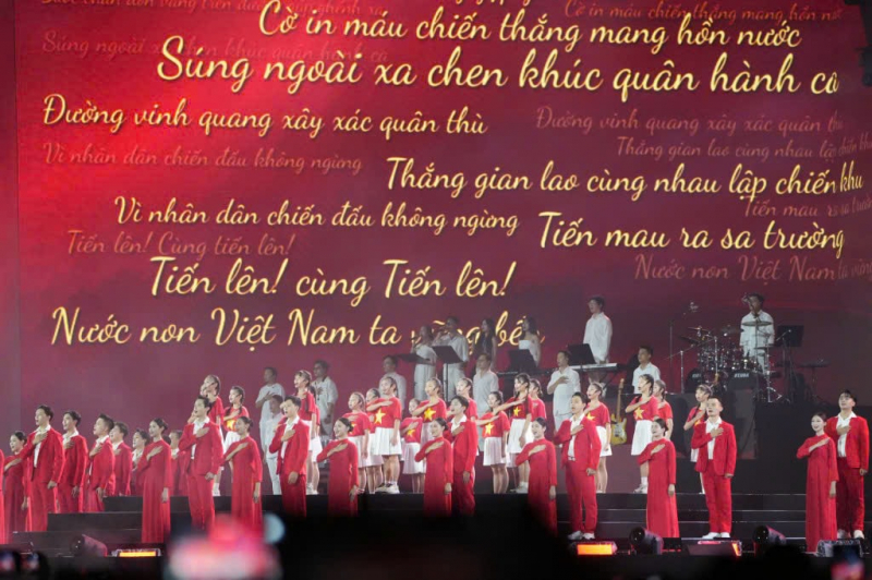 tie^´t mu%3fc _tie^´n qua^n ca_ du%3fo%3f%3fc ta´i hie%3f^n tu%3f%3f ha`o xu´c do%3f^ng trong phim.jpg -1