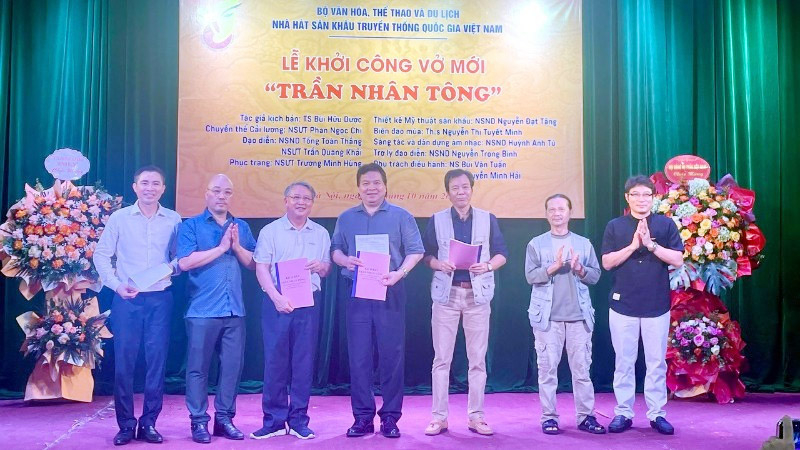 Khi xiếc kết hợp với cải lương kể chuyện lịch sử -1