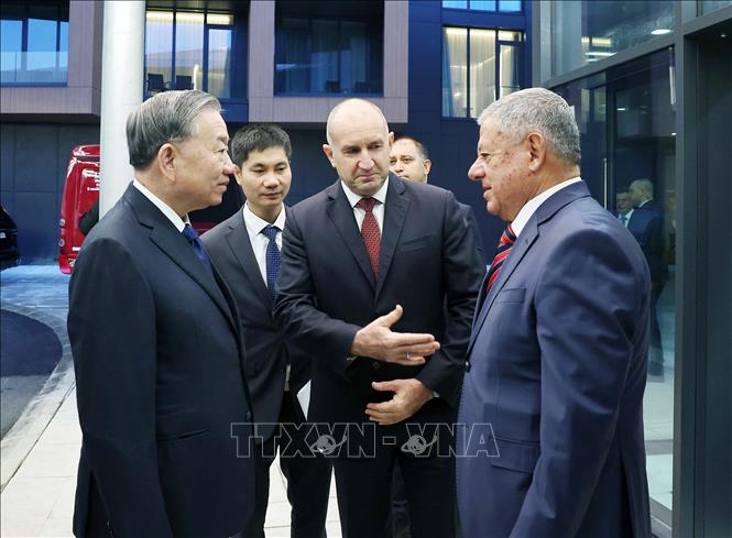 Tổng Bí thư Tô Lâm thăm Công ty công nghiệp quốc phòng Samel-90 của Bulgaria -0