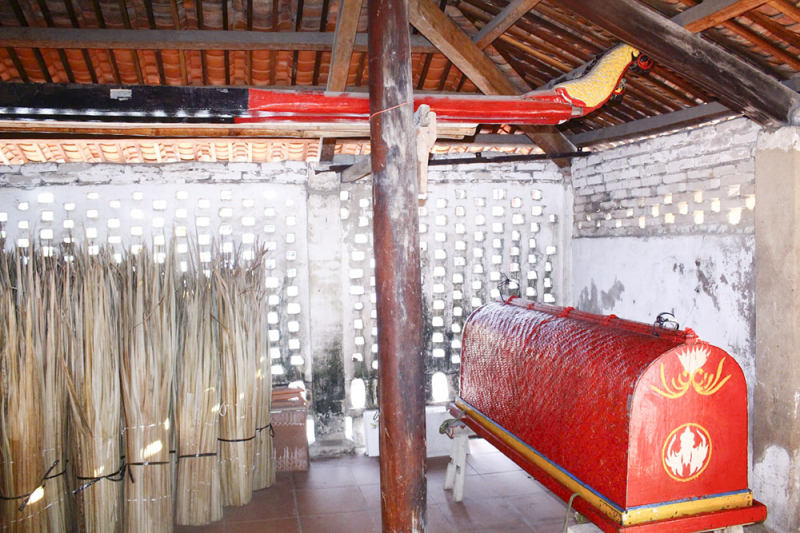 Nhà Lớn - Long Sơn: Nơi cái sống và cái chết giao hòa -1