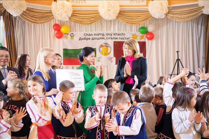 Phu nhân Tổng Bí thư Tô Lâm thăm, giao lưu với học sinh mầm non ở Sofia -0