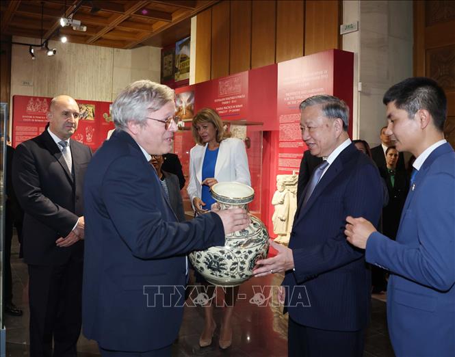 Tổng Bí thư Tô Lâm và Phu nhân thăm quan Bảo tàng Lịch sử Quốc gia Bulgaria -0