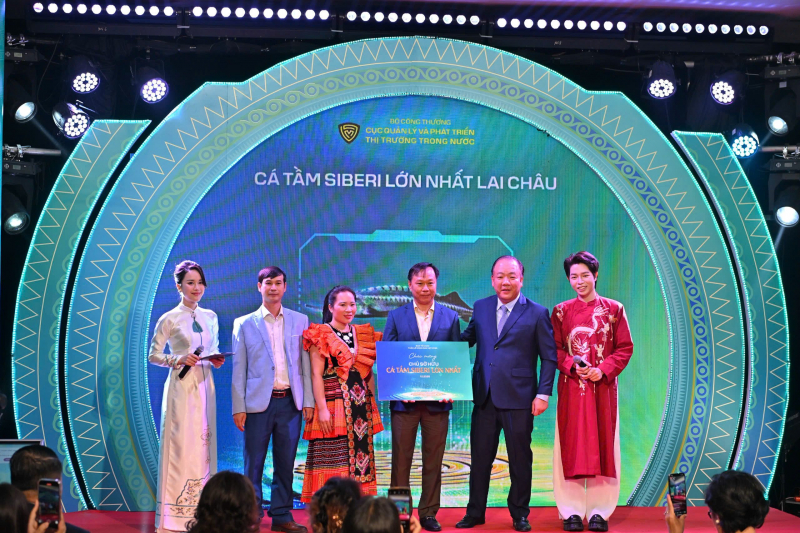 Khai mạc Tuần lễ Nông sản Việt 2025 -0