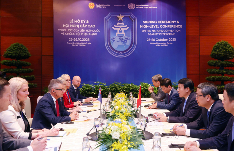 Bộ trưởng Lương Tam Quang tiếp khách quốc tế nhân dịp  Lễ mở ký Công ước Hà Nội -0