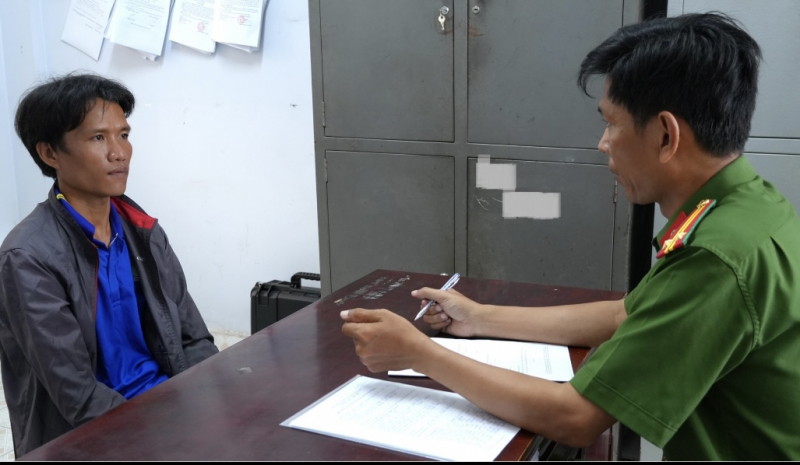 Kẻ cướp dây chuyền bị bắt giữ sau 16 giờ gây án -0