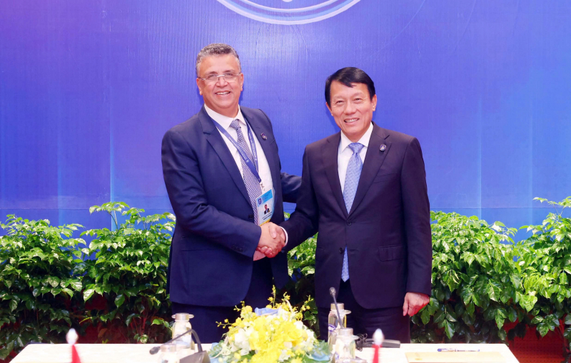 Bộ trưởng Lương Tam Quang tiếp khách quốc tế nhân dịp  Lễ mở ký Công ước Hà Nội -0