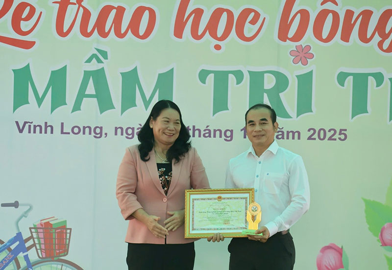 Agribank Chi nhánh Phú Nhuận trao học bổng “Gieo mầm tri thức” tại tỉnh Vĩnh Long -0