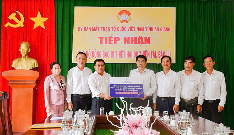 EVNSPC đóng góp gần 10 tỷ đồng ủng hộ khắc phục hậu quả bão lũ và nhân dân Cuba -0