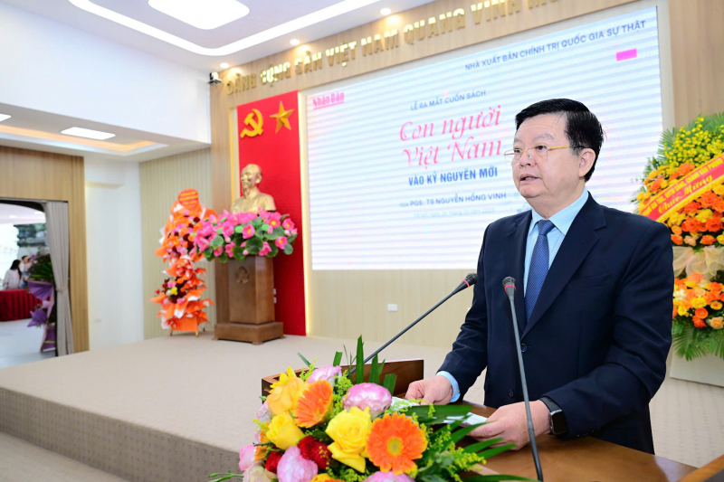 Ra mắt cuốn sách “Con người Việt Nam vào kỷ nguyên mới” của PGS.TS Nguyễn Hồng Vinh -0