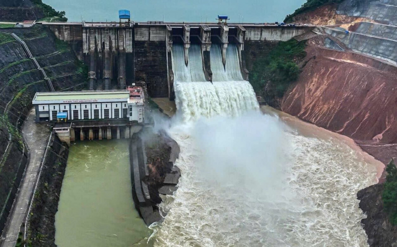 3 hồ thủy lợi, thủy điện lớn nhất Huế đồng loạt tăng lượng điều tiết nước về hạ du -0