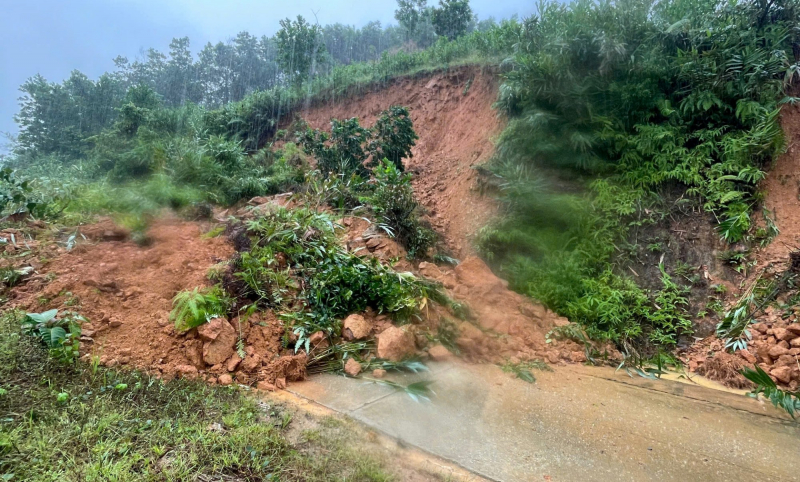 Một xã miền núi ở Đà Nẵng bị cô lập hoàn toàn -0