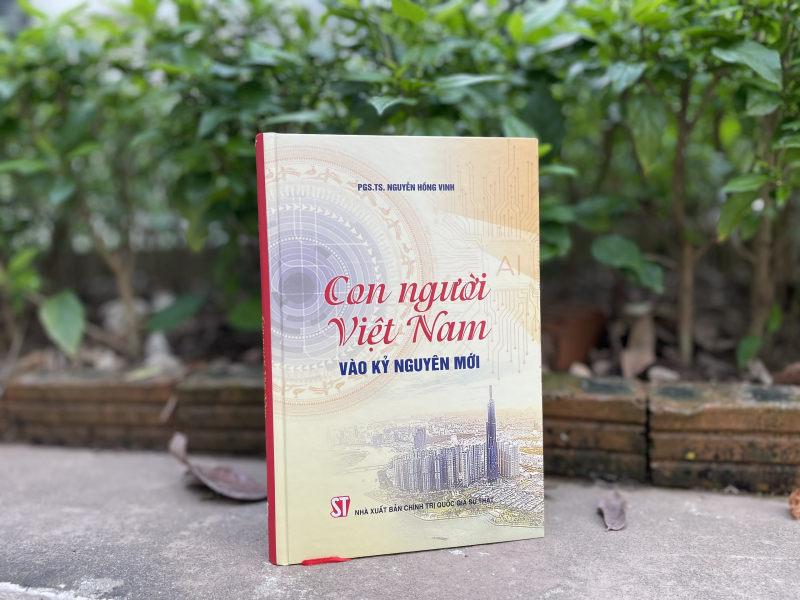 Ra mắt cuốn sách “Con người Việt Nam vào kỷ nguyên mới” của PGS.TS Nguyễn Hồng Vinh -0