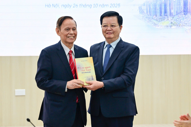 Ra mắt cuốn sách “Con người Việt Nam vào kỷ nguyên mới” của PGS.TS Nguyễn Hồng Vinh -0