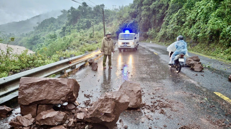 Công an Quảng Trị chủ động ứng phó mưa lớn, giúp dân đảm bảo an toàn -0