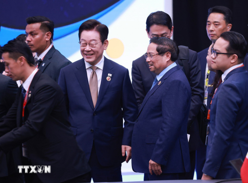Thủ tướng Phạm Minh Chính gặp lãnh đạo các nước nhân Hội nghị Cấp cao ASEAN -0