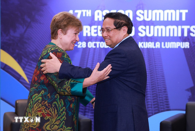 Thủ tướng Phạm Minh Chính gặp lãnh đạo các nước nhân Hội nghị Cấp cao ASEAN -0