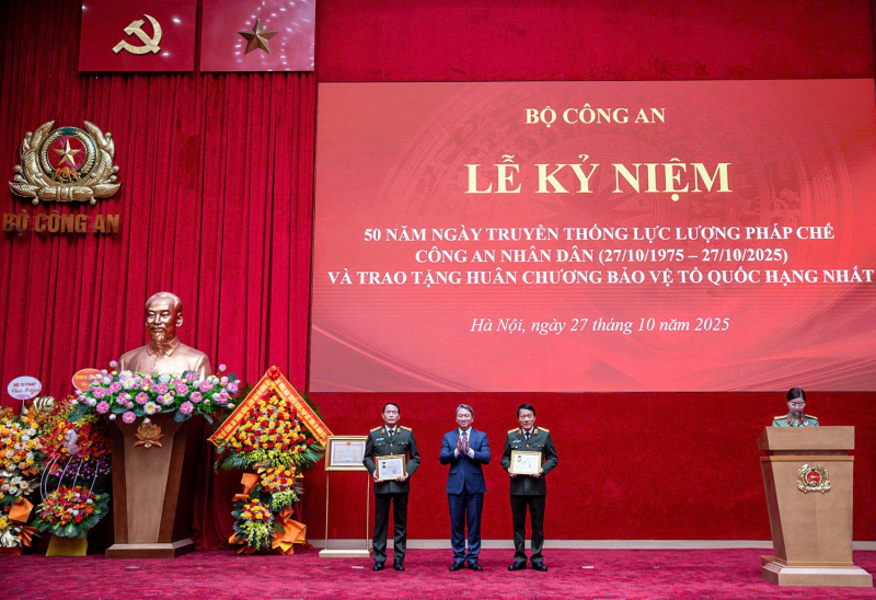 Xây dựng đội ngũ cán bộ pháp chế có bản lĩnh chính trị vững vàng, tận trung với Đảng, tận hiếu với dân -0