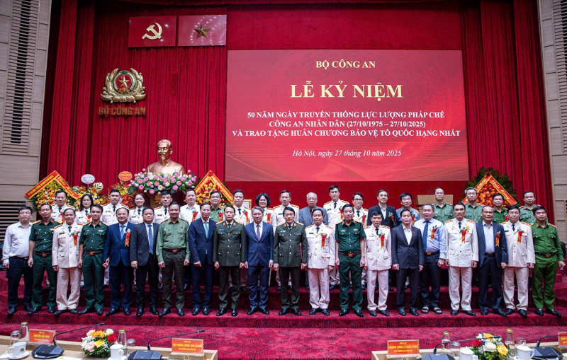 Xây dựng đội ngũ cán bộ pháp chế có bản lĩnh chính trị vững vàng, tận trung với Đảng, tận hiếu với dân -0