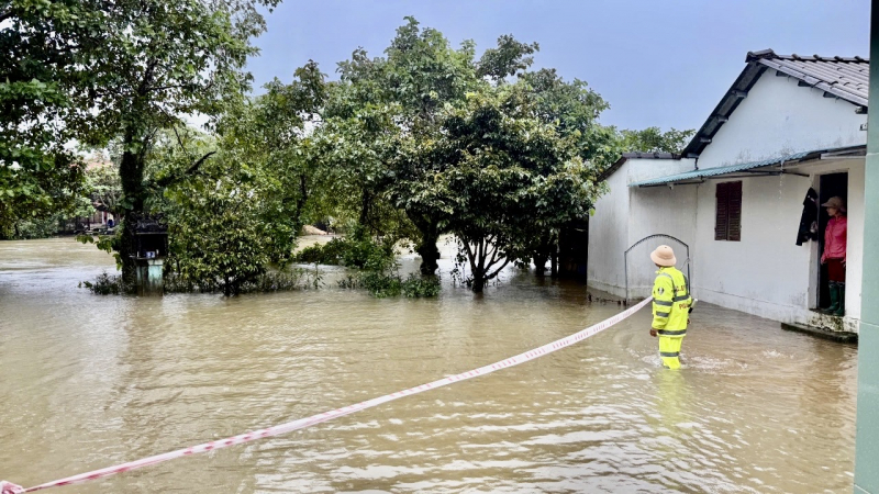 Công an Quảng Trị khẩn trương giúp dân ứng phó mưa lũ, tìm kiếm người mất tích -0