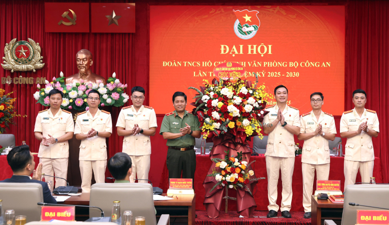 Đoàn viên Văn phòng Bộ Công an xung kích, sáng tạo, lập công vì an ninh Tổ quốc -0