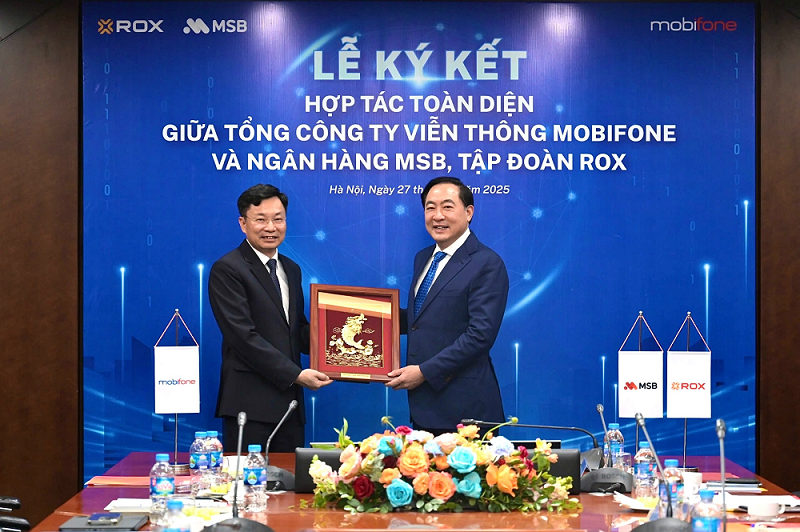 MobiFone và ROX Group ký kết thoả thuận ghi nhớ hợp tác toàn diện -0