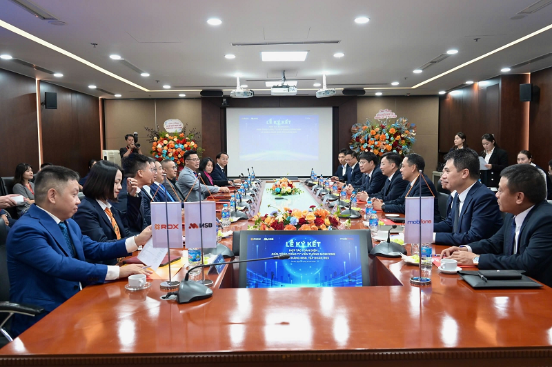 MobiFone và ROX Group ký kết thoả thuận ghi nhớ hợp tác toàn diện -0
