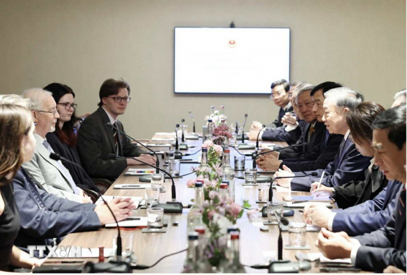 Tổng Bí thư Tô Lâm tiếp Tổng Bí thư Đảng Cộng sản Anh Robert Griffiths -0