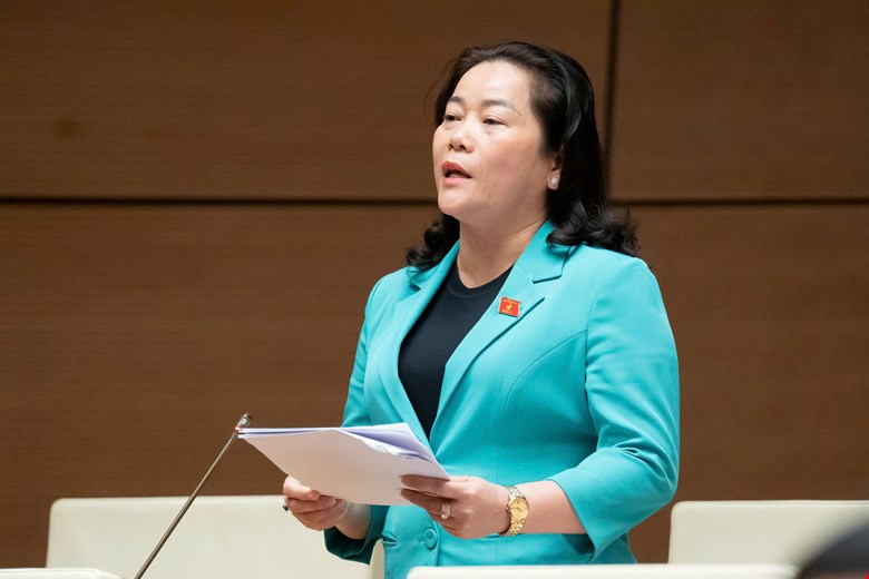 Thị trường vàng phức tạp, bạo lực học đường, hành hung nhân viên y tế gây bức xúc -0