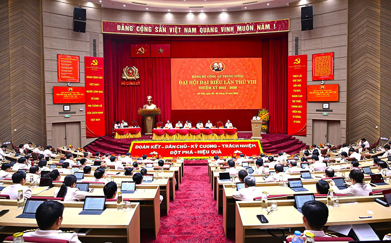 Lấy “phục vụ Nhân dân” làm phương châm hành động -0