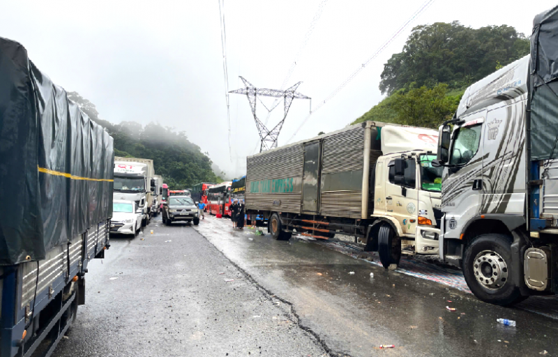 Partial traffic opening on Lo Xo Pass, dozens of drivers rescued from being stuck -0