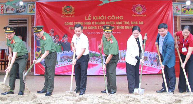 Thứ trưởng Phạm Thế Tùng dự Lễ khởi công xây dựng Toà nhà khám chữa bệnh Trung tâm y tế Tương Dương -0