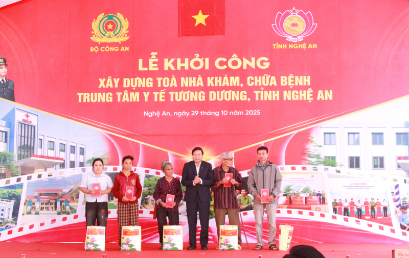 Thứ trưởng Phạm Thế Tùng dự Lễ khởi công xây dựng Toà nhà khám chữa bệnh Trung tâm y tế Tương Dương -0