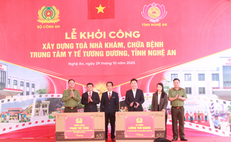 Thứ trưởng Phạm Thế Tùng dự Lễ khởi công xây dựng Toà nhà khám chữa bệnh Trung tâm y tế Tương Dương -0