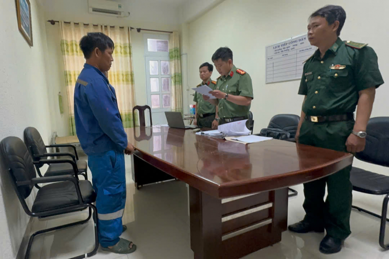 Khởi tố 2 thuyền trưởng “Tổ chức cho người khác xuất cảnh trái phép” -0