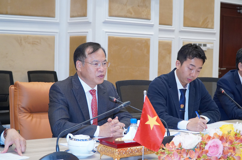 Thứ trưởng Nguyễn Văn Long hội đàm với Tổng cục trưởng Tổng cục Công an quốc gia, Bộ Nội vụ Vương quốc Campuchia -1