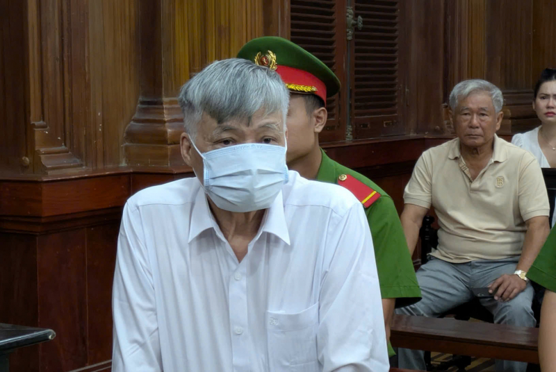 Vi phạm quy định quản lý, sử dụng đất, ông Nguyễn Công Khế và Nguyễn Quang Thông ra tòa -0