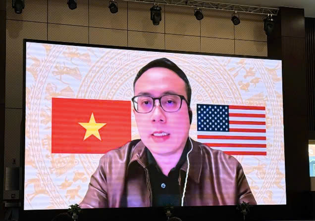 z7166940620060_f9c6320a6283ed324b1ebd77aabb71d2.jpg -0