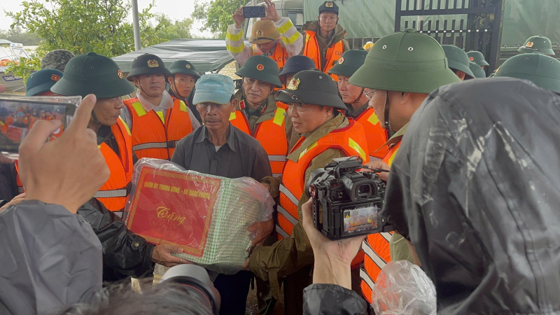 Phó Thủ tướng Trần Hồng Hà chỉ đạo khẩn công tác ứng phó mưa lũ lịch sử tại Đà Nẵng -0